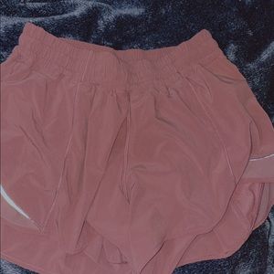 LULU purple hotty hots size 6 4 inch athletic shorts💜